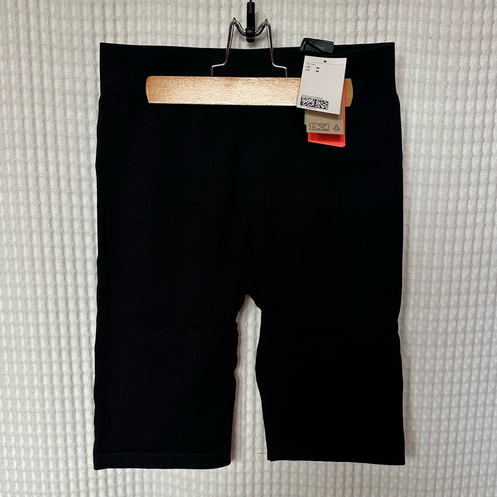 H&M Divided medium ribbed long black biker shorts